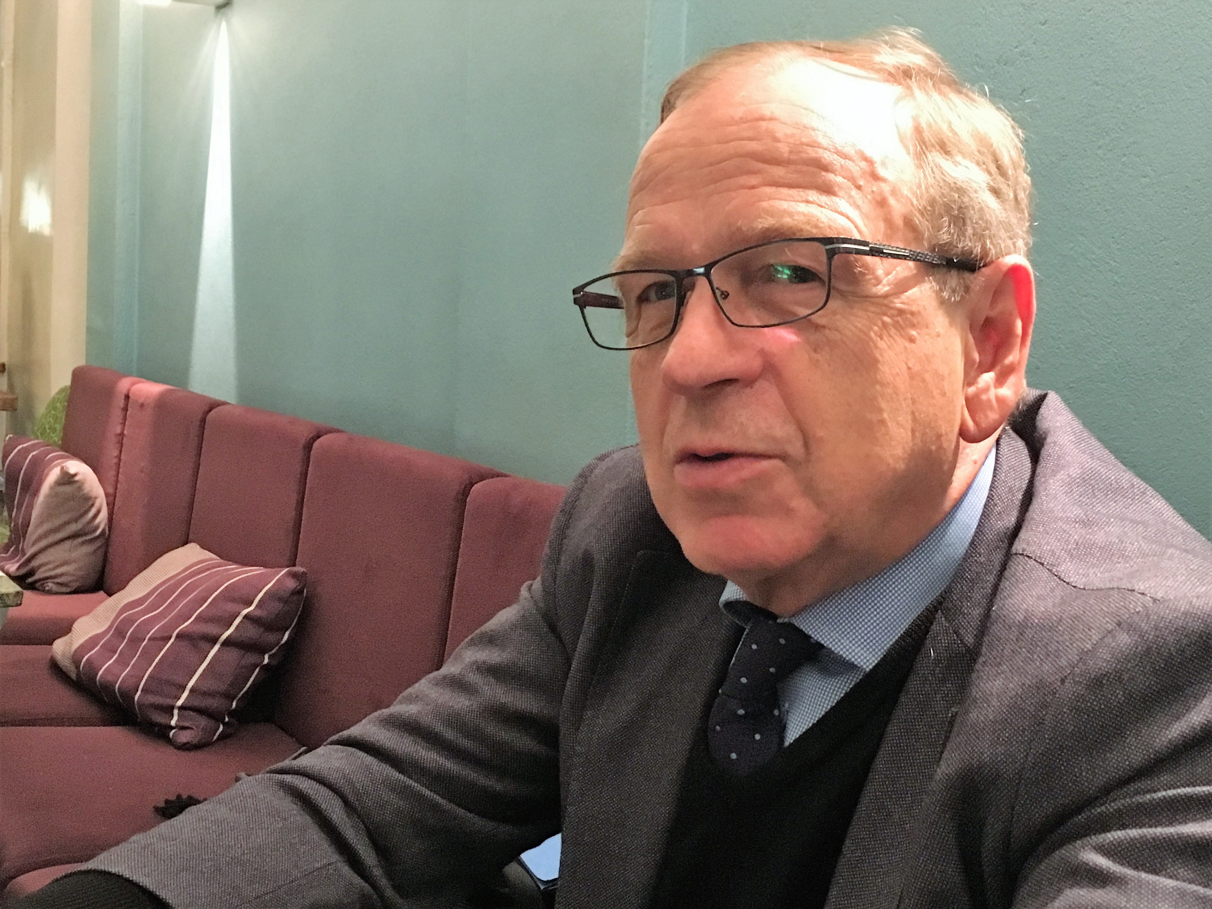 Suomen pankin jättänyt Erkki Liikanen on huolissaan nuorten