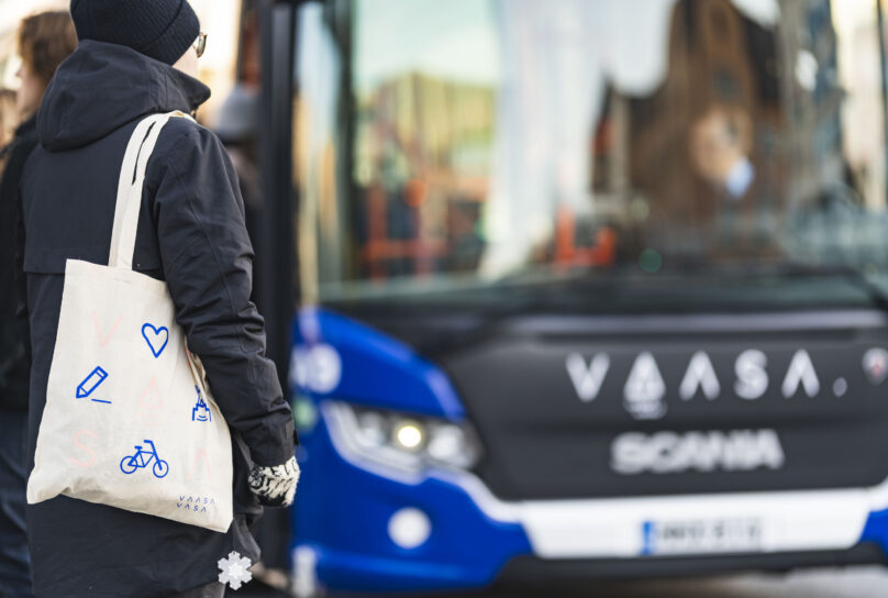 Vaasa public transport, woman and a buss