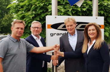 Duells vd Jarkko Ämmälä och Export manager Erwin Van Hoof, IGM Trading BV:s och Grand Canyon GmbH:s förra ägare Arno och Ingrid Gaalman-Wegehorst