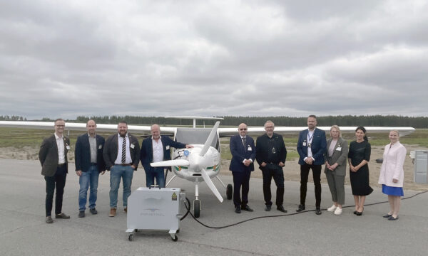 Andreas Löwenhöök, Richard Carstedt, Mathias Lindström, Stig-Göran Forsman, Peter Boström, Robert Lindberg, Mattias Eriksson, Evelina Fahlesson, Michaela Karlsson och Malin Brännkärr.