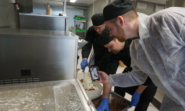 Daniel Wilson, Mathias Westerlund, Magnus Westerlund. Närpes Glassfabrik.