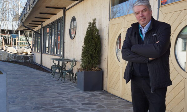Harri Suokko. Lounea.