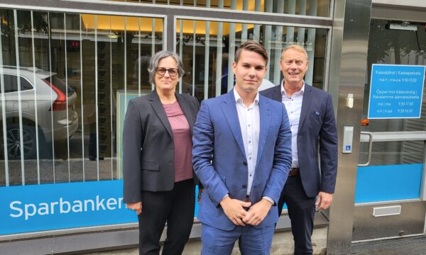 Kvevlax Sparbank, Närpes Sparbank, Monika Mangs, Emil Norrback, Fredrik Björk.