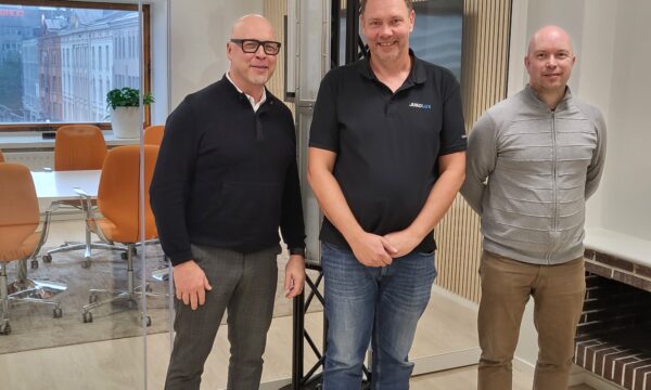 Jukolux, Ismo Aukee, Rainer Rönnback, Mikko Henttinen, vasa