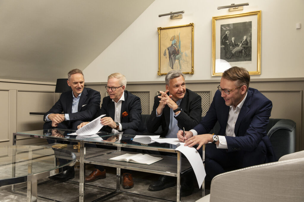 Peter Ström (Swedbank), Bo Bengtsson (Swedbank), Juha Hammarén (Aktia), Anssi Huhta (Aktia).