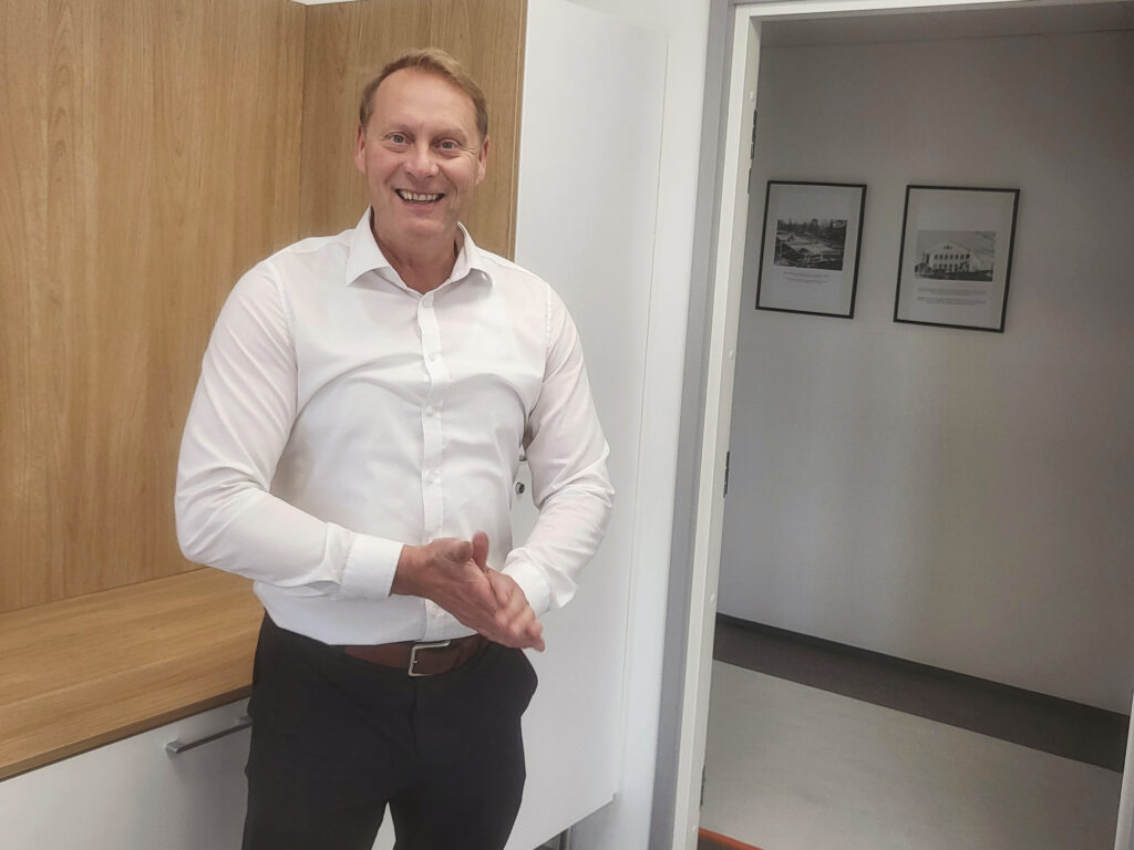 Fredrik Björk, Kvevlax Sparbank