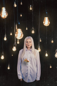 Tove Qvickström i "Tårtljus", Wasa Teater