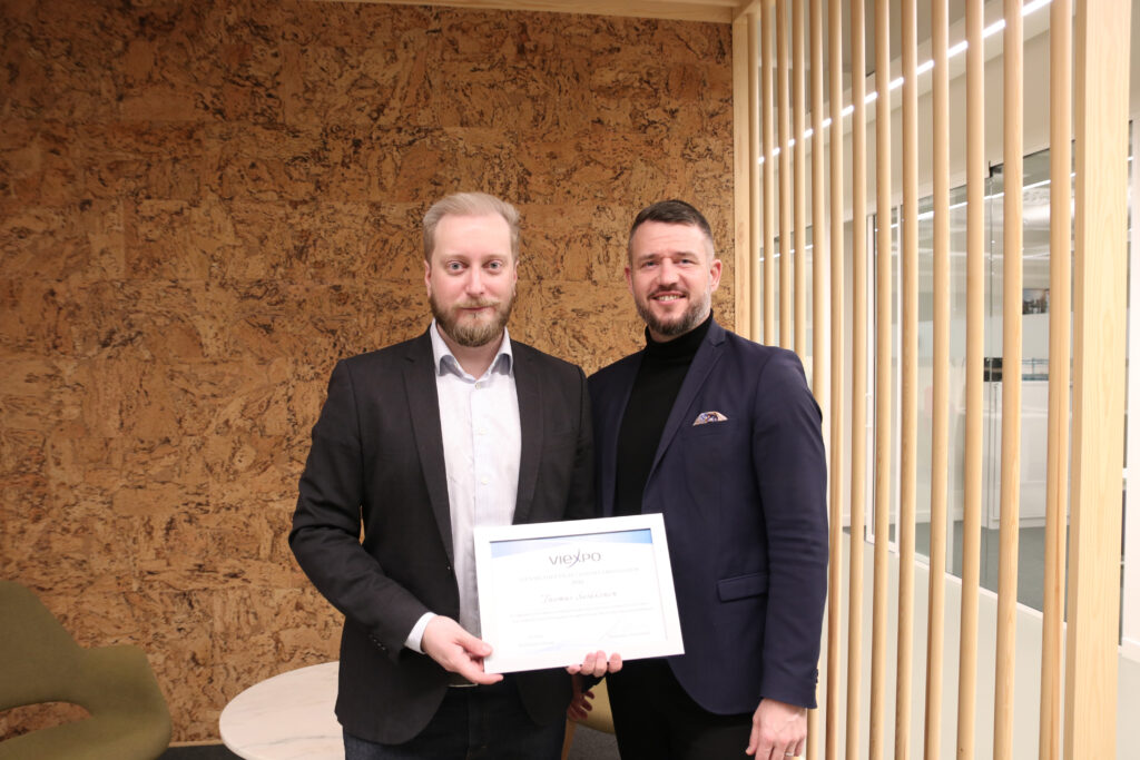 Vuoden 2024 vientilähettiläs Tuomas Saikkonen (Vilpe), Kristian Schrey (Viexpo)