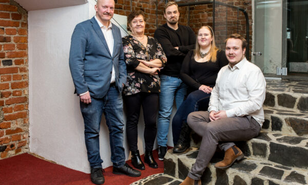 Vaasa Pohjanmaan taustalla olevaan ydinjoukkoon kuuluvat Peter Stolpe, Maj-Len Kuivamäki, Timo Nurila, Minna Joki ja Riku Hirsimäki.