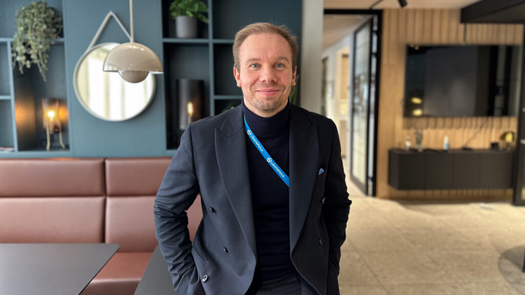 Joel Sunabacka, LokalTapiola Österbotten, Lähitapiola Pohjanmaa