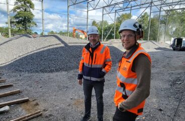 Ett av Jake Rakennus stora projekt är på gång i Sandviken. På bild Jonny Asplund och Tobias Asplund.