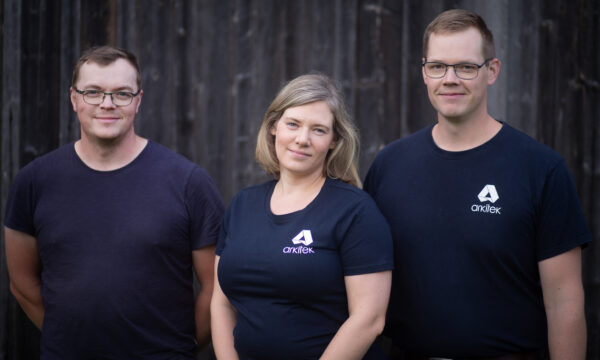 Jim Tuomela, Linda Tuomela, Ben Tuomela , Arkitek