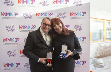 Marja-Riitta Vest ja Juha Nieminen saivat kunniamerkit