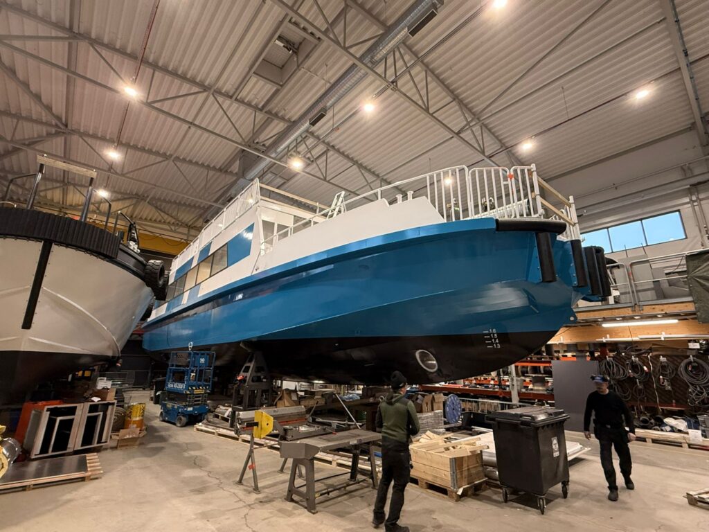 Passenger boat under construction - Kewatec
