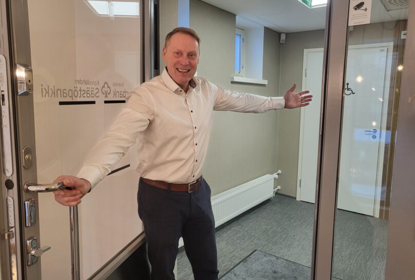 Fredrik Björk, Kvevlax Sparbank, Koivulahden säästöpankki