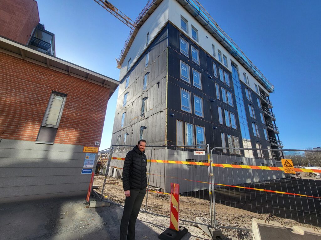 Kristian Sillanpää, Koivulahden säästöpankki, Kvevlax Sparbank