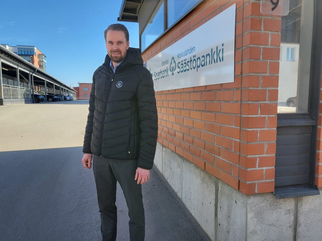 Kristian Sillanpää, Koivulahden säästöpankki, Kvevlax Sparbank