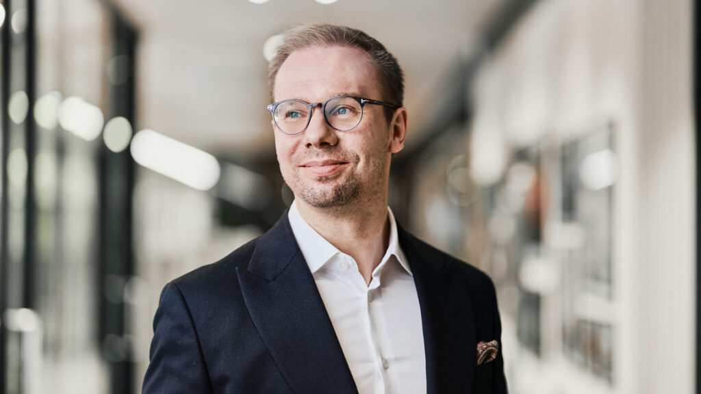 Joel Sunabacka, LokalTapiola Lähitapiola