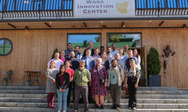 12.8. järjestetyn Space Wednesdayn päätteeksi puhujat ja osa yleisöstä poseerasivat Wasa Innovation Centerin portailla. Wasa Future Festival